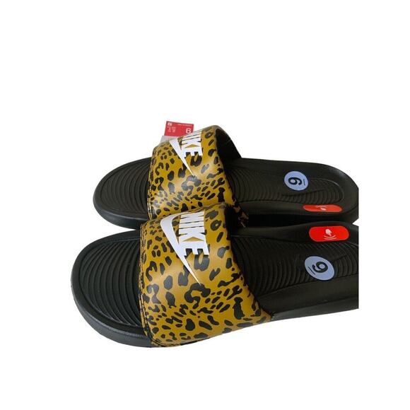 Nike Victori One Slides Womens Size 9 Animal Print Enhanced Comfort Sandals NWT - Picture 7 of 9